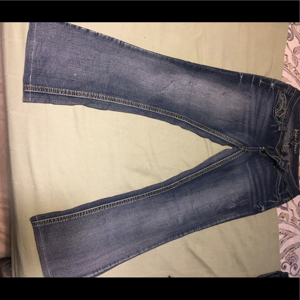Ariya Jeans